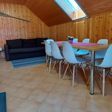 Gesztenyes Apartmanhaz Tiszaalpar