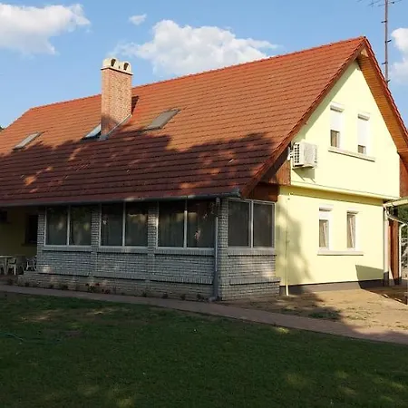 Gesztenyes Apartmanhaz 公寓 *