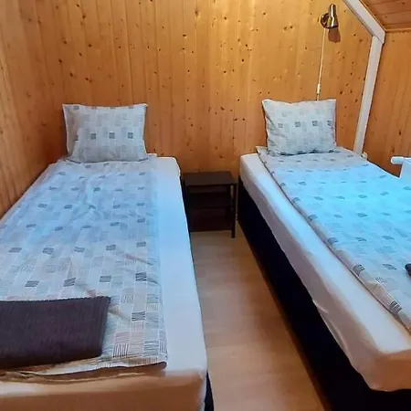 Gesztenyes Apartmanhaz 公寓 Tiszaalpar