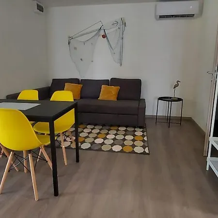 公寓 Gesztenyes Apartmanhaz *