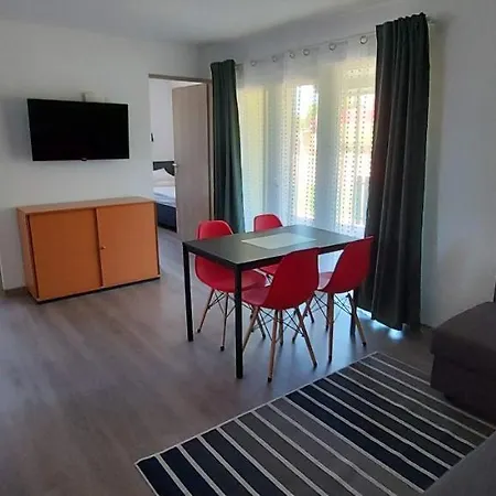 公寓 Gesztenyes Apartmanhaz