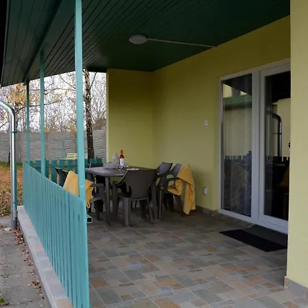 Gesztenyes Apartmanhaz