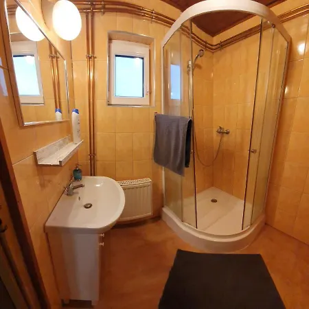 Gesztenyes Apartmanhaz *