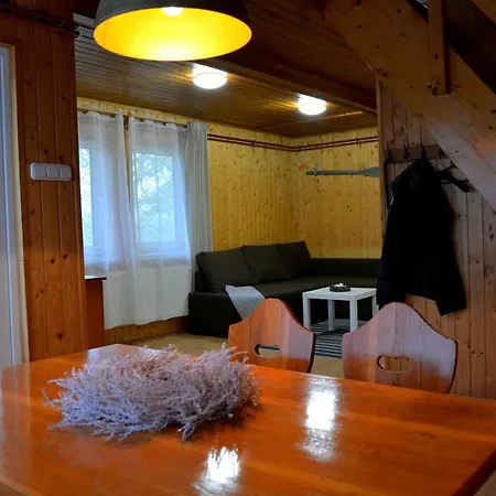 Gesztenyes Apartmanhaz Tiszaalpar